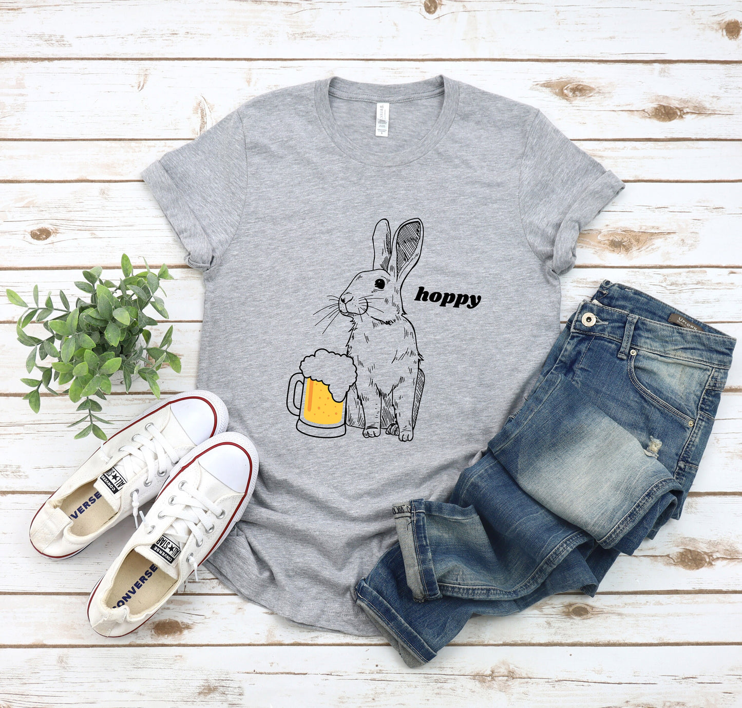 Hoppy Rabbit with Beer Trendy T-Shirt