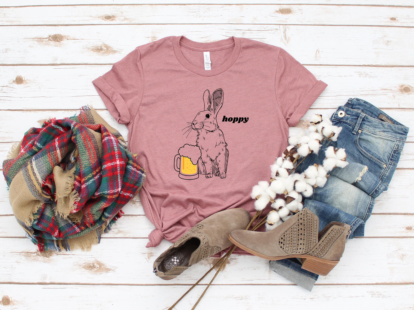 Hoppy Rabbit with Beer Trendy T-Shirt