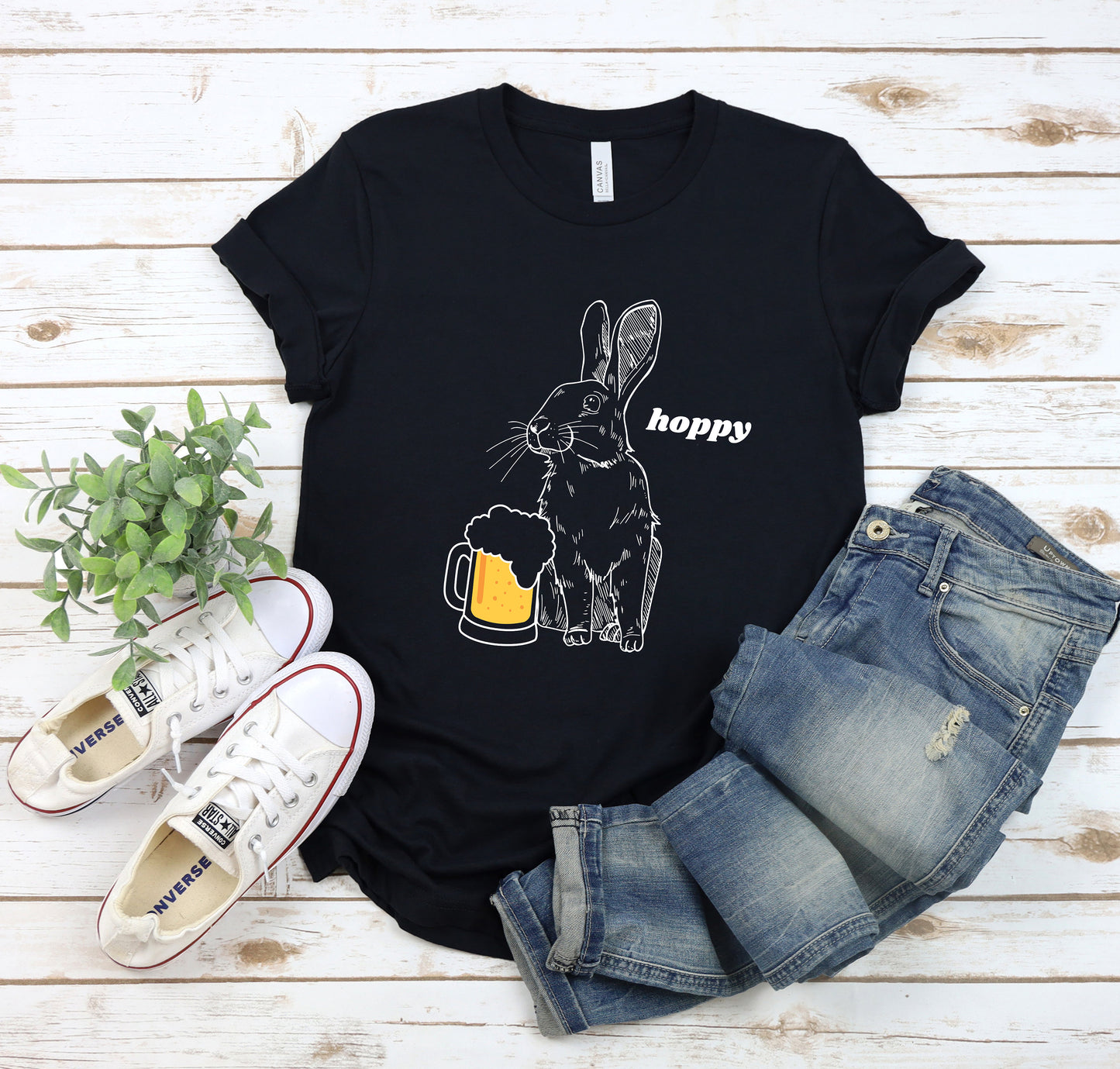 Hoppy Rabbit with Beer Trendy T-Shirt