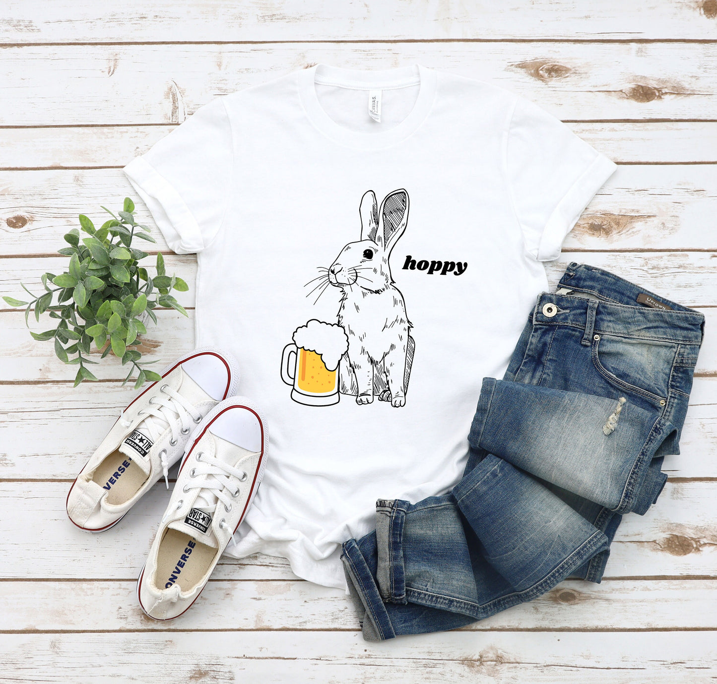 Hoppy Rabbit with Beer Trendy T-Shirt